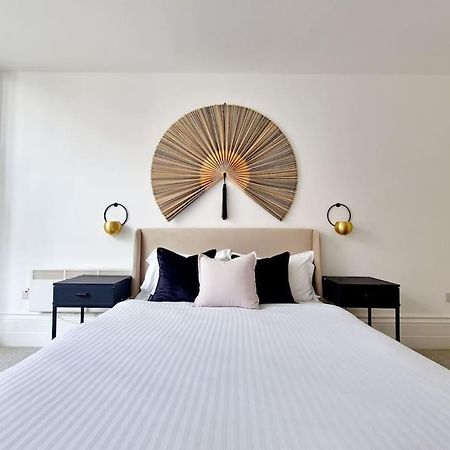 The Stray Adjacent, Interior-Designed 2-Bed Apartment- Luxury Harrogate Esterno foto