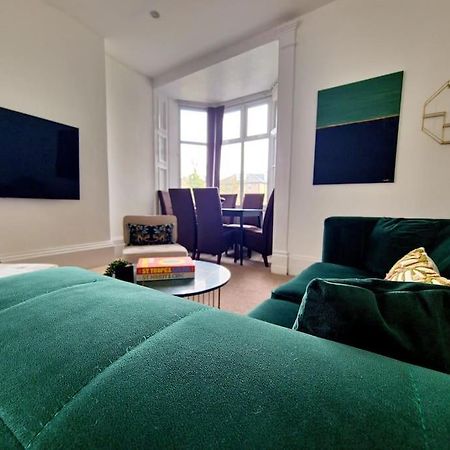 The Stray Adjacent, Interior-Designed 2-Bed Apartment- Luxury Harrogate Esterno foto